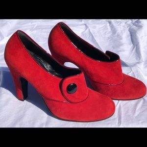 Vintage Marc Jacobs red suede pumps